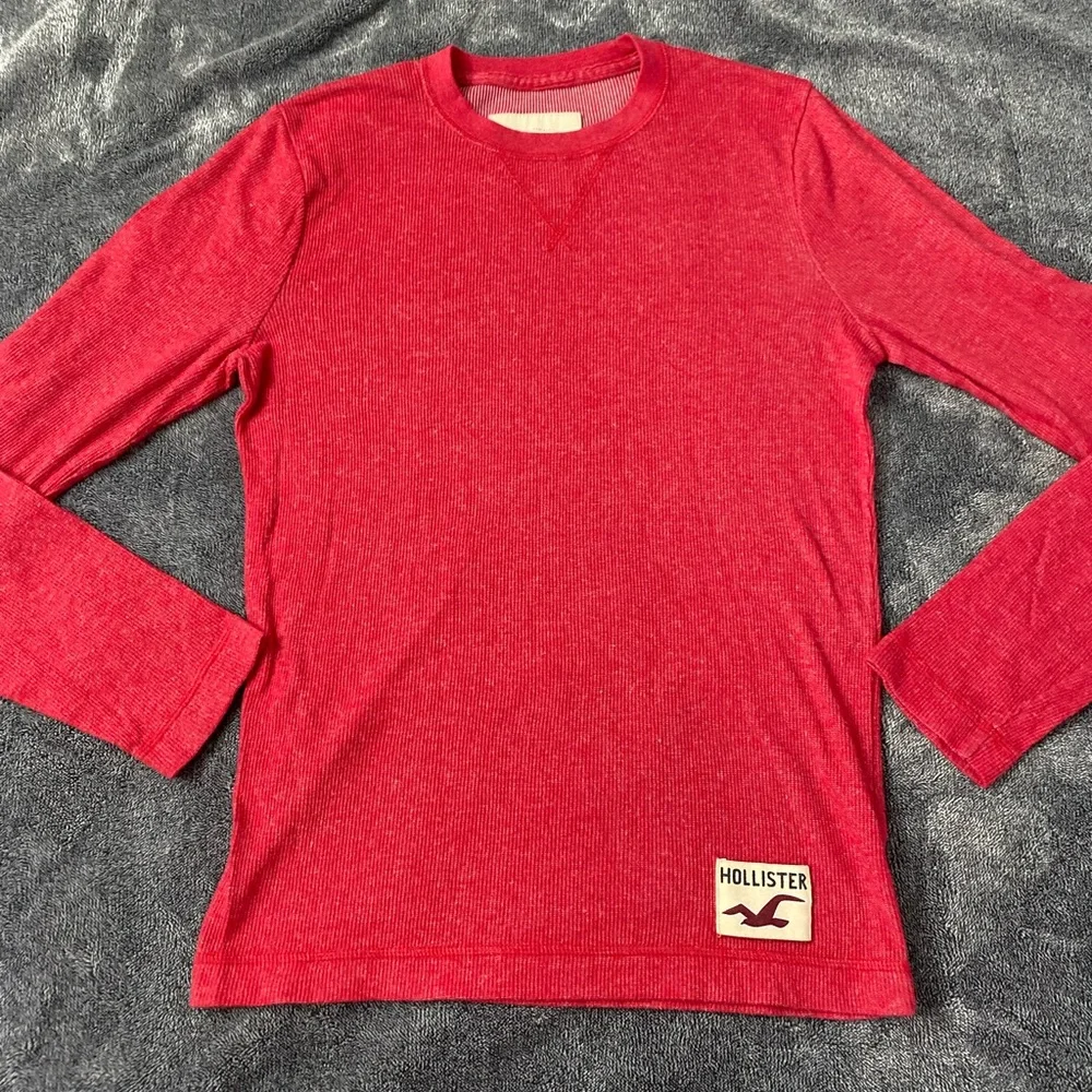 Hollister Men’s Red Long Sleeve Thermal Waffle Knit Shirt - Size Medium - Picture 3 of 8